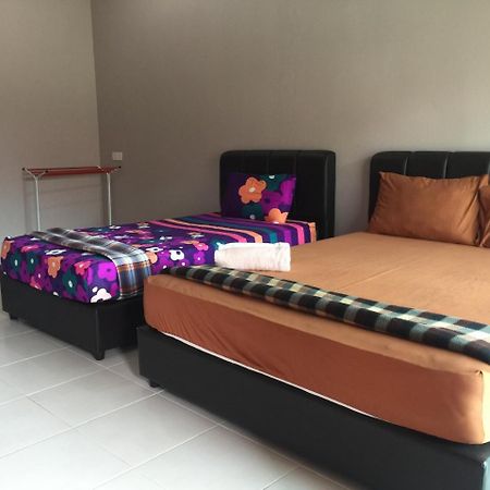 Harmony Guesthouse Sdn Bhd Padang Mat Sirat Exterior photo